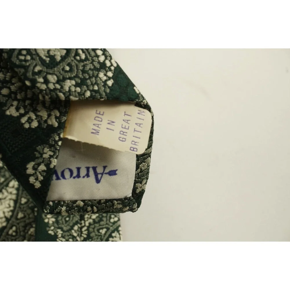 Vintage 1950s Arrow Great Britain Paisley Jacquard 54